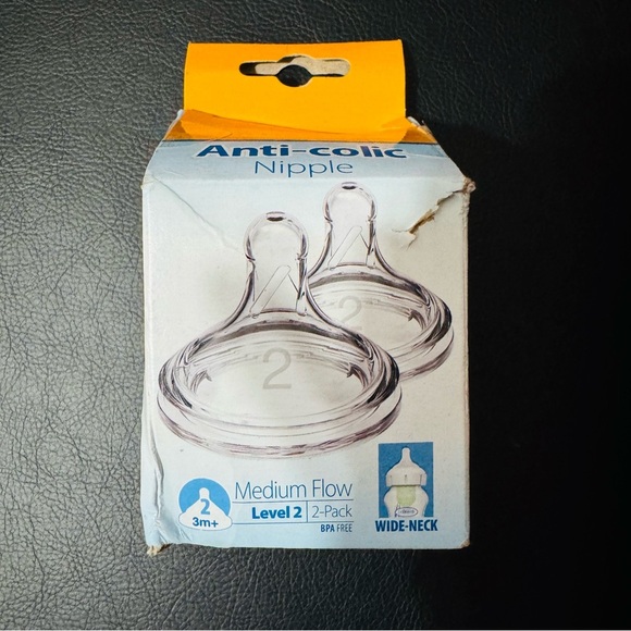 Dr. Brown's Anti-Colic Medium Flow Level 2 Nipple Two Pack BPA Free Wide Neck - Picture 1 of 10